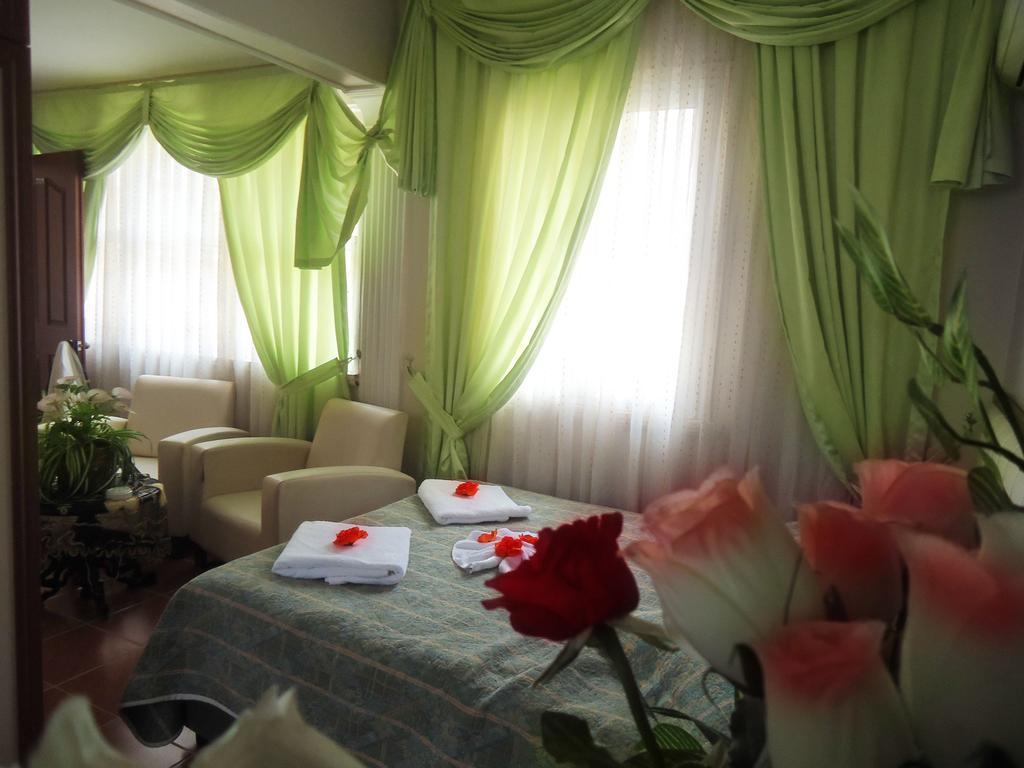 Vatan Hotel Измир Экстерьер фото